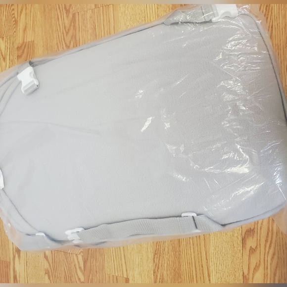 Babocush newborn pillow - lightly used - Picture 3 of 6